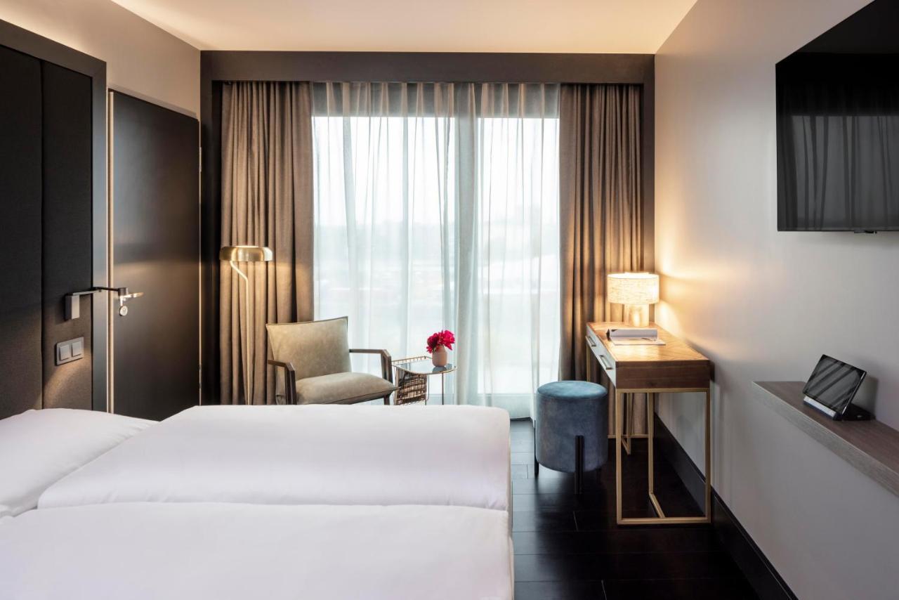 Amano East Side Hotel 3*